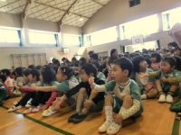 「イッツ・アニマル・タイム！」｜多賀小学校でアニマルコンサート
